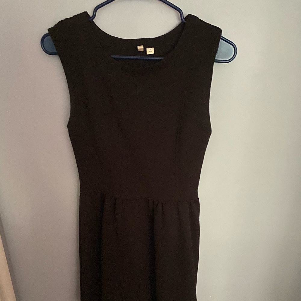 Insanely comfy dress. Brown/black color.